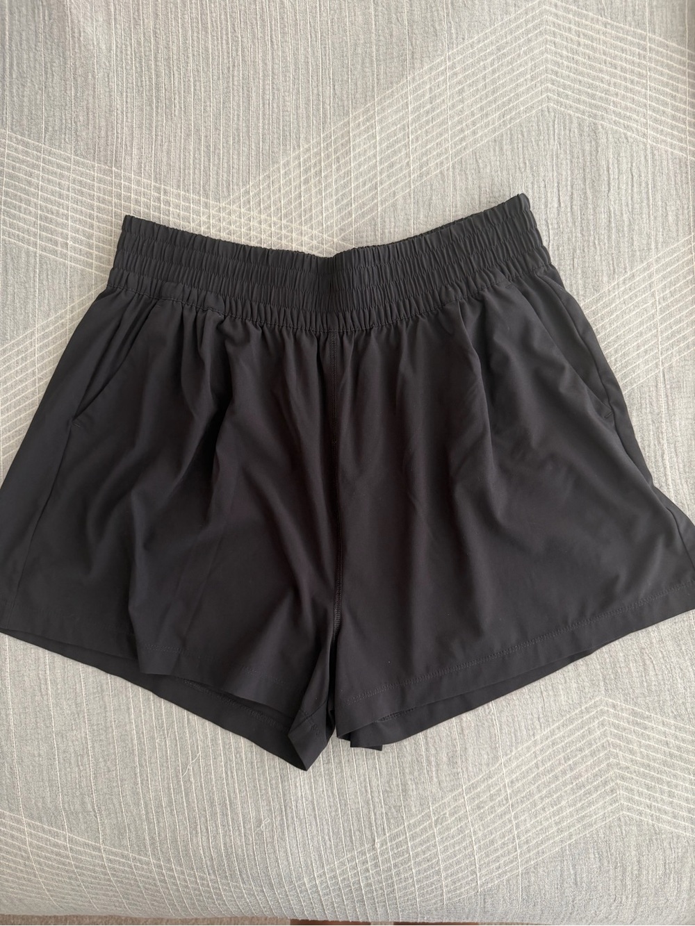 Vuori Black Villa Shorts